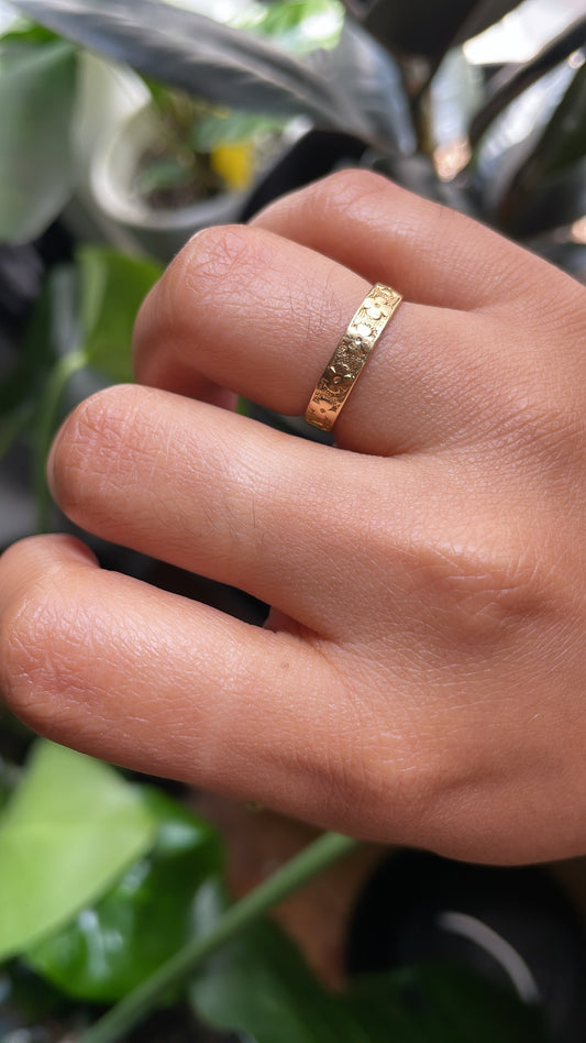 18k Floral Eternity Band